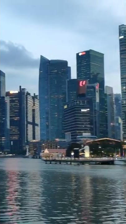 Suasana Sore Pusat Kota Singapura Merlion Park
