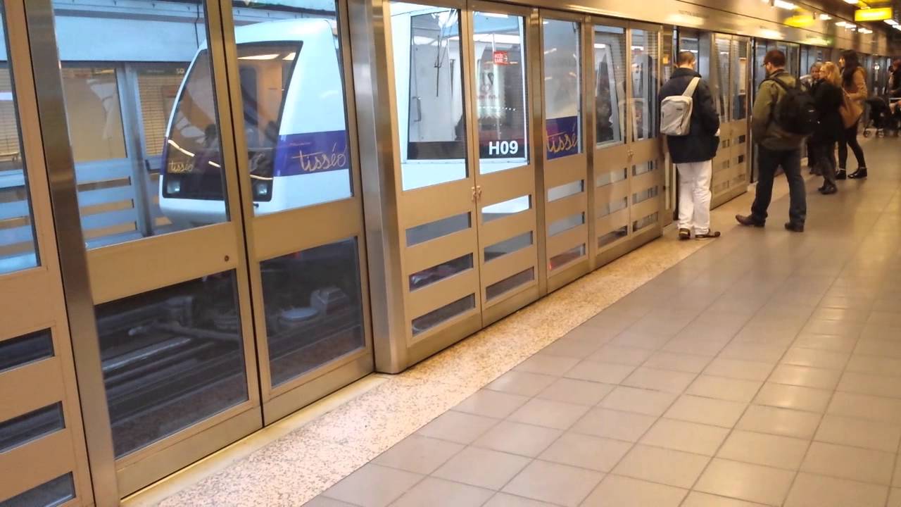 Heure de pointe metro de toulouse(65 sec) - YouTube