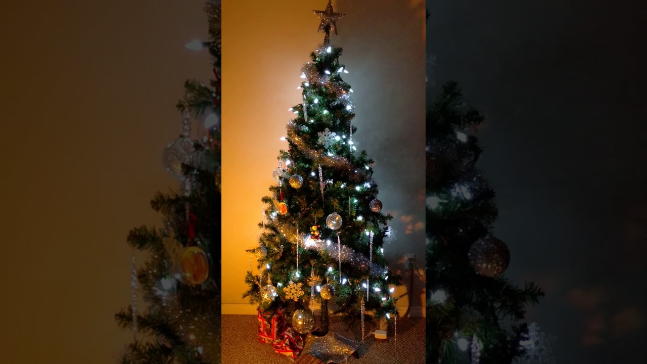 9 Christmas Holiday Lights using Philips Hue