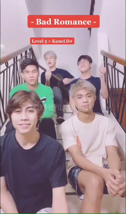 Kompilasi UN1TY Nyanyi di Tangga Dorm