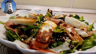 Изысканный салат с хамоном, жареным сыром и кедровыми орешками