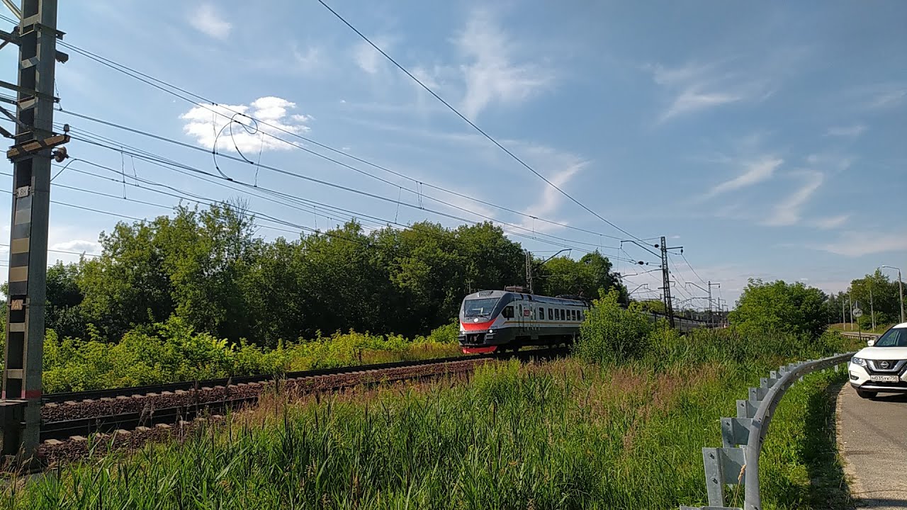 Автобус станция яхрома. Станция Яхрома. Станция Яхромская. Такси станция Яхрома. Станция Яхрома фото.