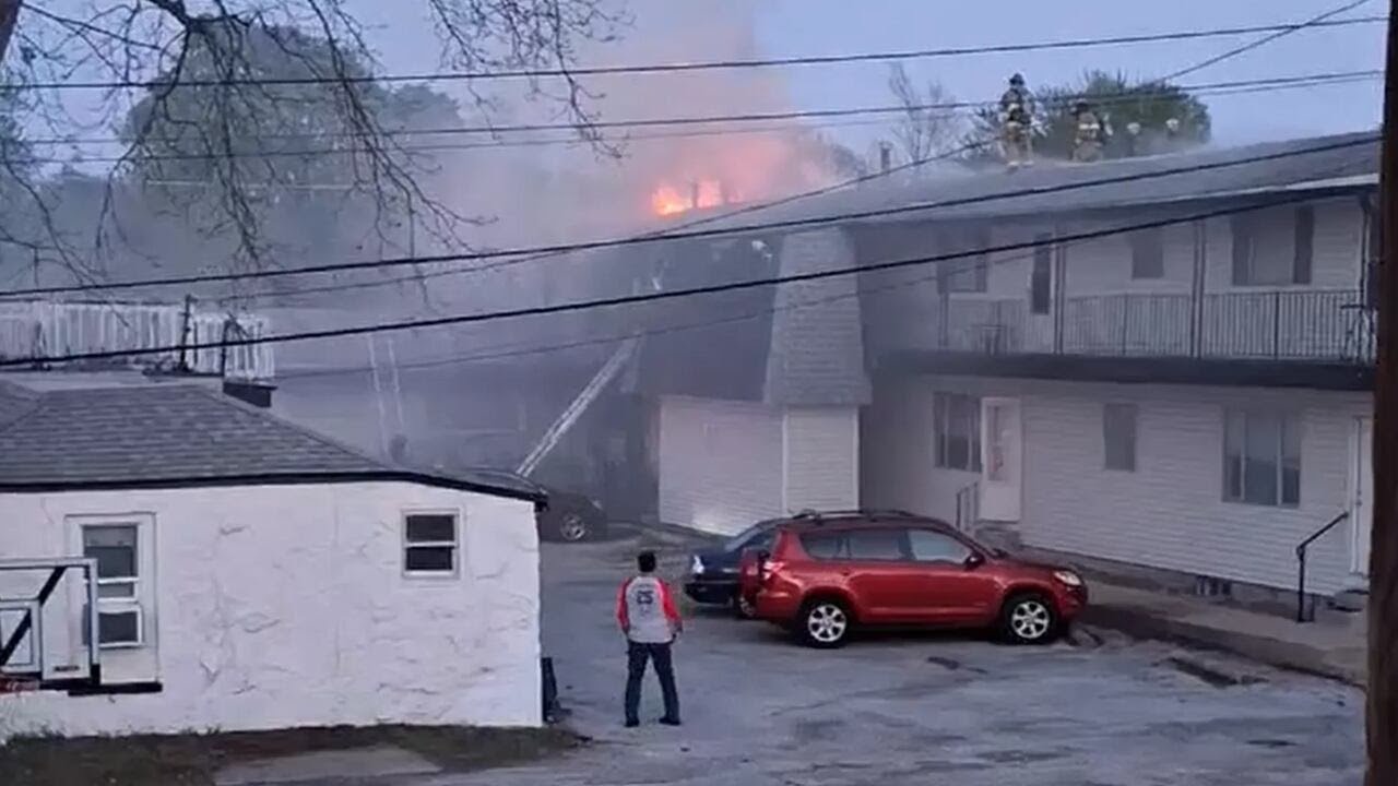 Crews battle apartment complex fire in Springfield - YouTube