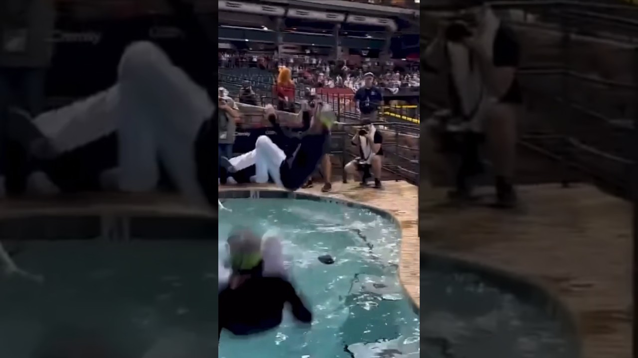 Diamondbacks hop into the pool after sweeping the Dodgers 
