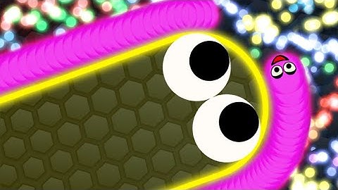 Slither.io Tiny Troll Snake vs Giant Noob Snakes - Epic Slitherio Gameplay