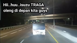 Isuzu TRAGA di depan kita sampai oleng