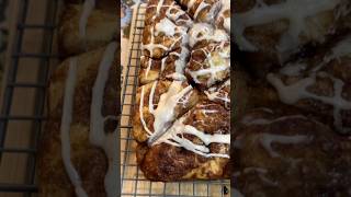 Pull apart cinnamon rolls sourdough focaccia #sourdough #sourdoughbread #sourdoughstarter