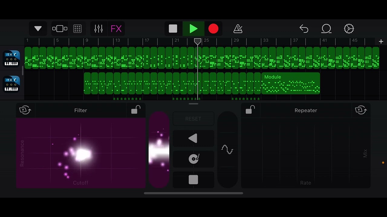 GarageBandでFXを使ってる様子の動画です