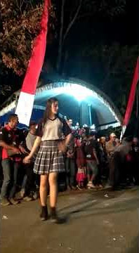 Yeyen Novita terbaru. Buat setatus WA mening