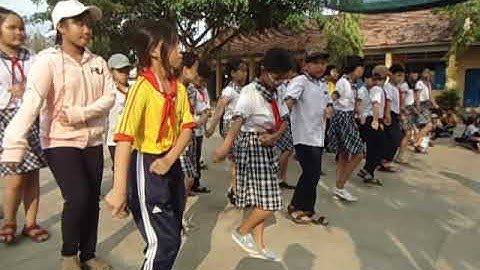 Học sinh trường Tiểu học Nguyễn Thị Minh Khai - Đức Linh - Bình Thuận, tập huấn kỹ năng Đội