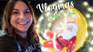 Vlogmas Day 24: Christmas Eve - Making Mac ’n’ Cheese, Opening Presents, \& Christmas Light Hunting!