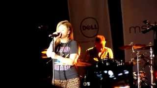 Kelly Clarkson - Catch My Breath @ San Antonio, TX 3/9/13