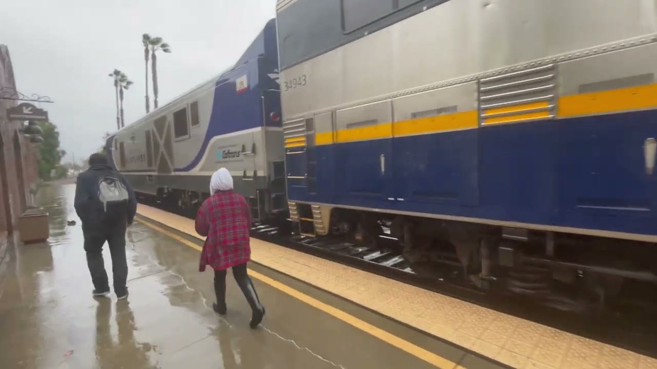 (10 minutes late) Amtrak Pacific Surfliner 779 at San Juan Capistrano Christmas Eve 2025