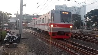 通勤線 東京メトロ 6119-6019 行き先 チカランパパサン 通勤線 JR 205-8 行き先 カンプンバンダン