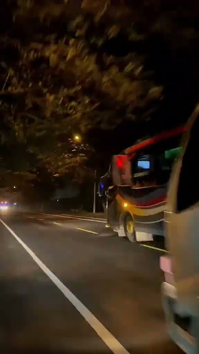 Story wa bus SR full blong kanan