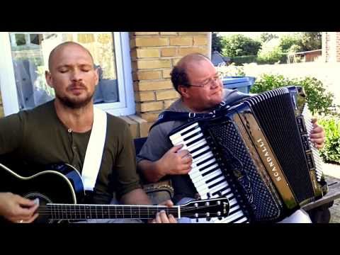 ПАЧКА СИГАРЕТ - В.Цой, гр.КИНО. Исполняют - Урих, Березовский