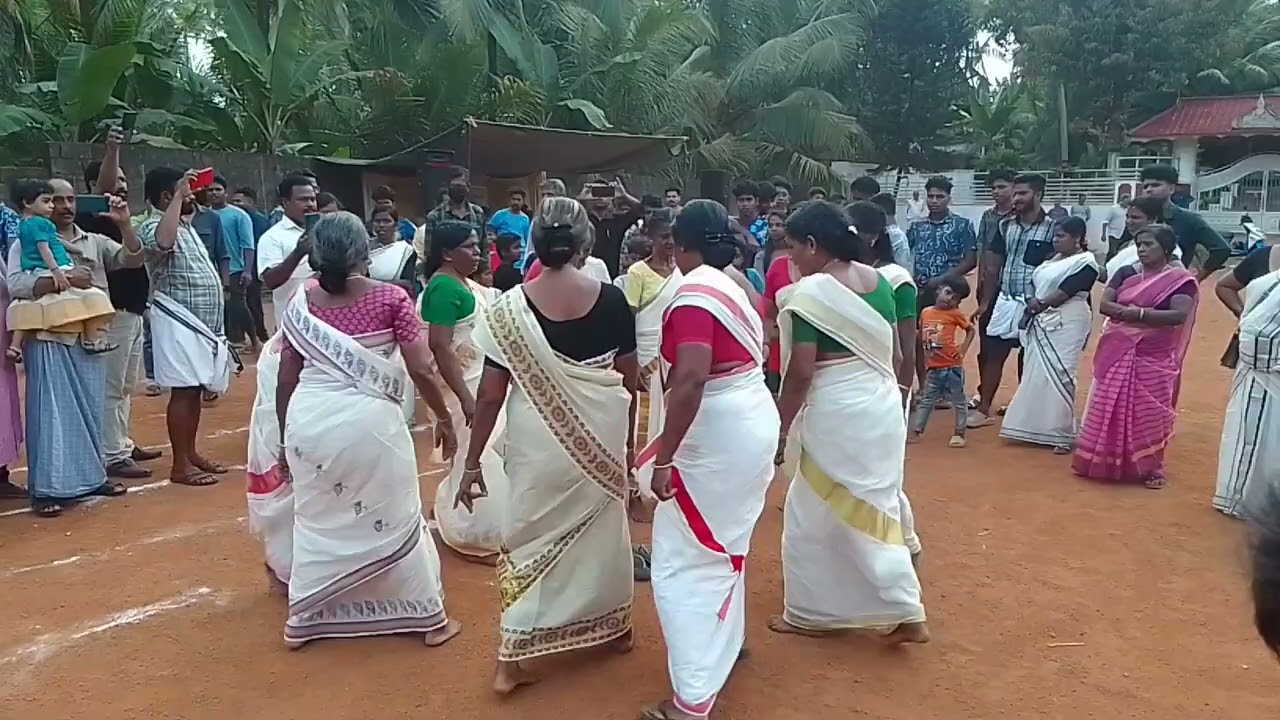 ഉത്രാടാനാളിൽ നടന്ന  ചവിട്ടു കളി
