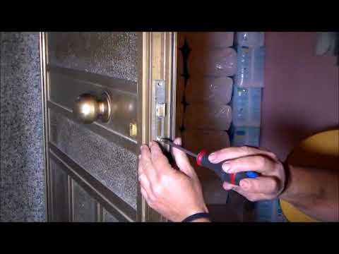 Video: Puoi cambiare la serratura di una porta composita?