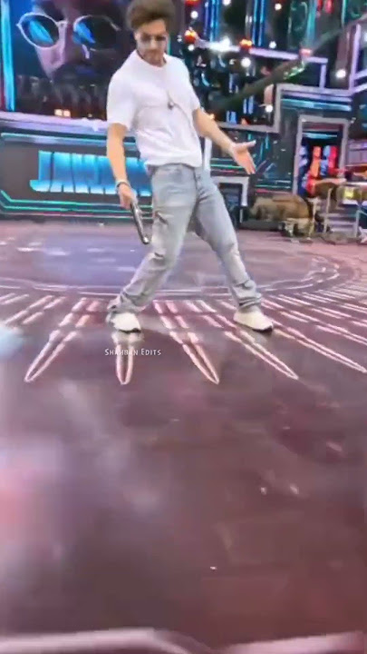 SRK signature Pose  | #srk #jawan #pose #shorts #ytshort