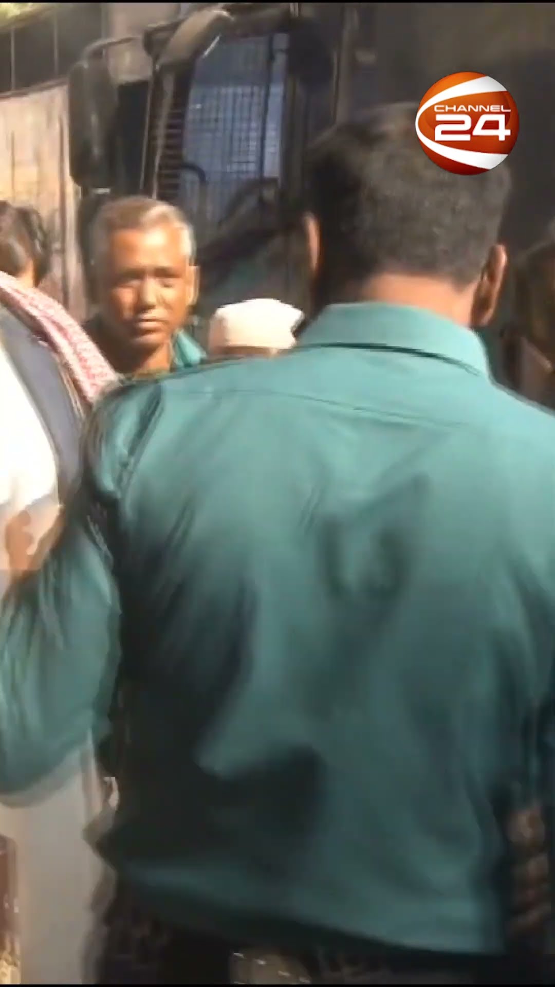 'হাসিনা পালায় গেছে, তবুও কোর্টে ডান্ডাবেড়ি পরা লাগে আমাদের' | Channel 24