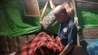 TIDUR DI PONDOK KEBUN SENDIRIAN DI MALAM HARI MENIKMATI UDARA SEGAR DAN BUNYI BINATANG BUAS.
