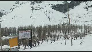 Mnali Fresh Snow Sling Veali