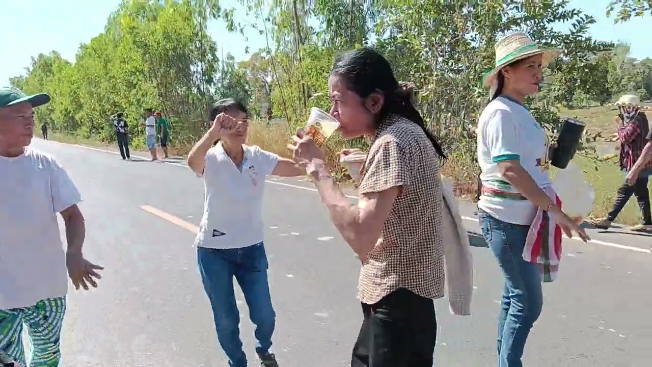 #นี้คือการเริ่มต้นของผมที่เห็นคนในหมู่บ้านสนุกสนานกันครับ