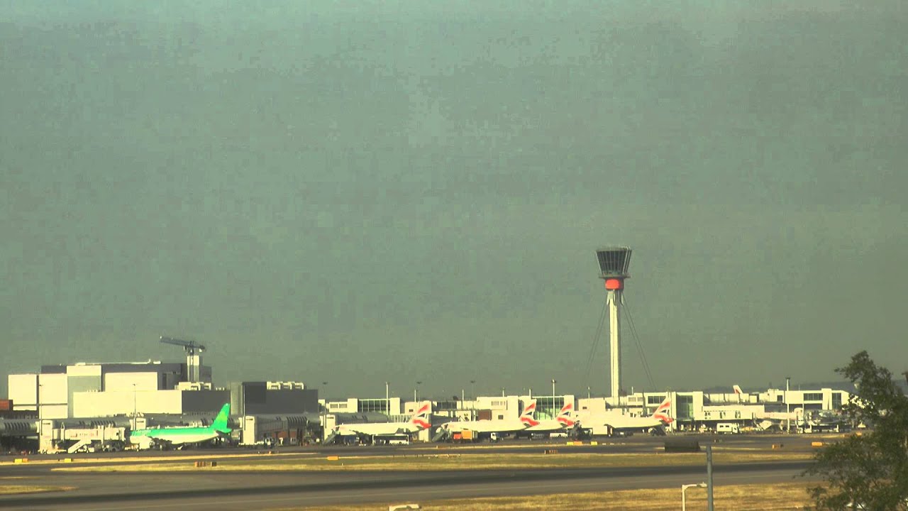 Heathrow Airport Runway Timelapse airbus a220