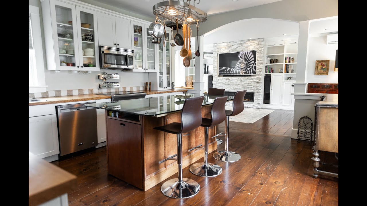 Chester Luxury Executive 2-Story Vacation Rental with Gym, Office - 2700'