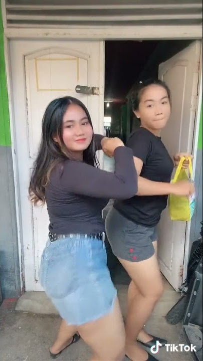 TIKTOK TANTE SEMOK MONTOK GOYANG HOT BIKIN NGILER