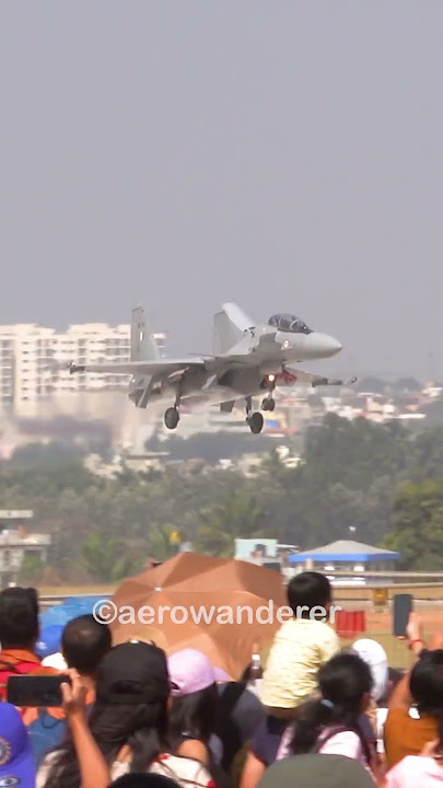 INDIAN AIR FORCE SUKHOI SU-30MKI landing during Aero India #shorts #su30 #iaf #indianairforce #plane