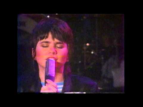 Linda Ronstadt (+) Hurt So Bad