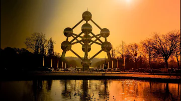 Qui a aménagé les sphères de l'Atomium ?