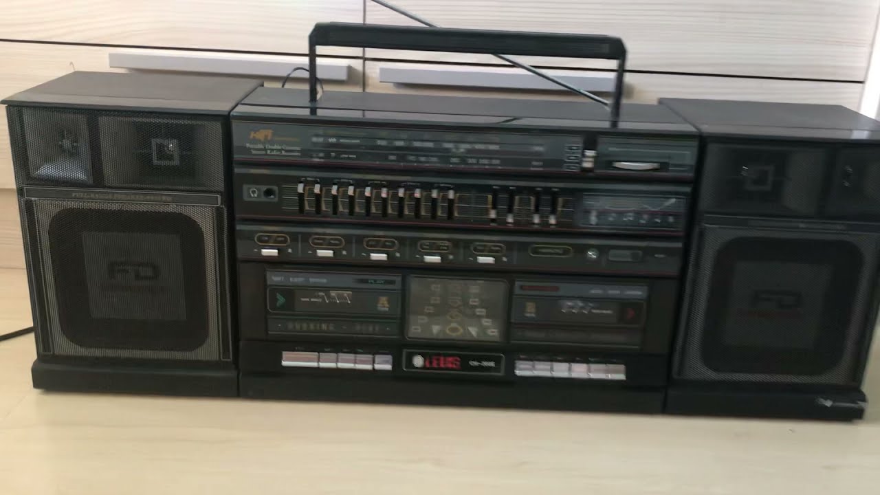 Levis CH-268E huge vintage radio stereo boombox music station