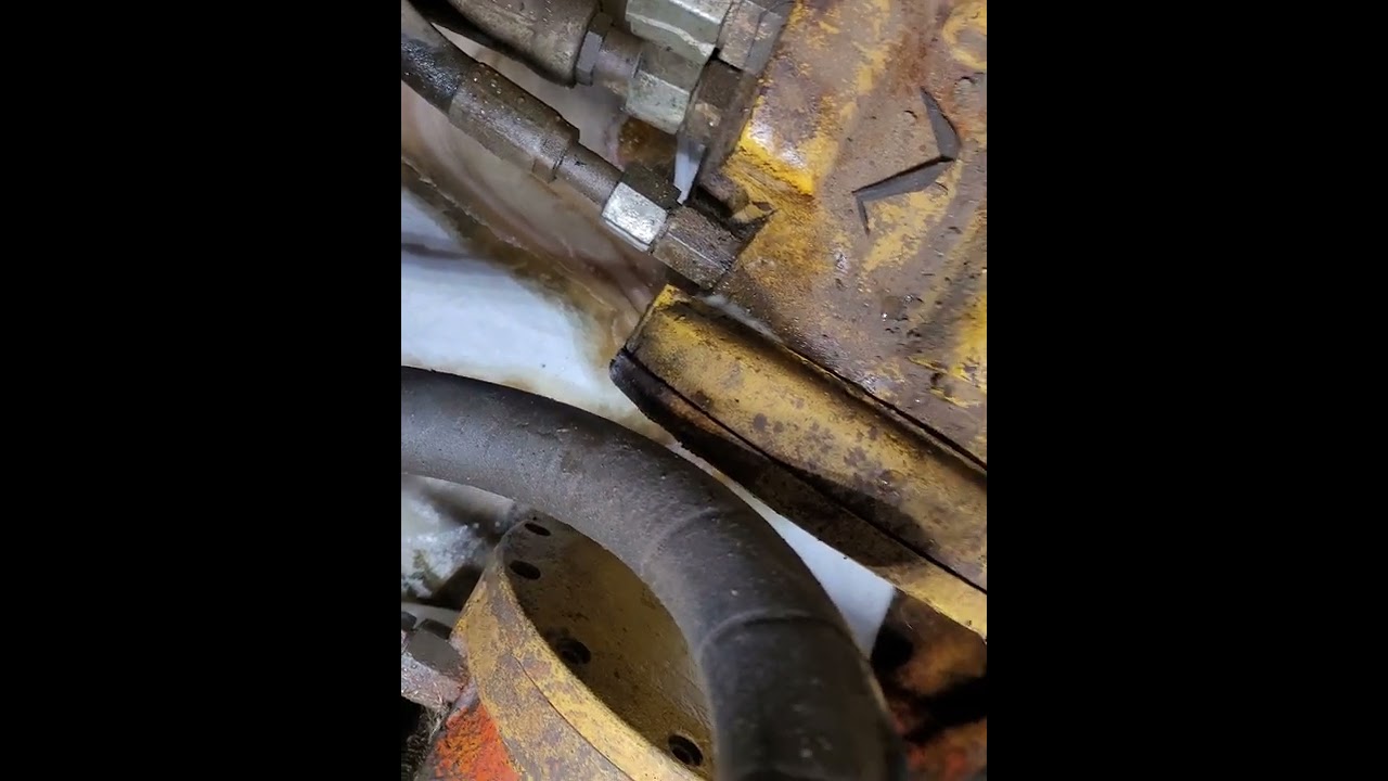 Cat 236B2 Drive Motor Leak