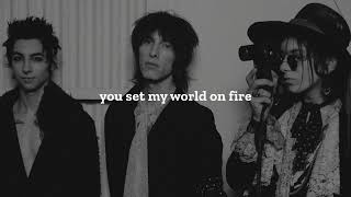 desire - palaye royale LYRICS Resimi