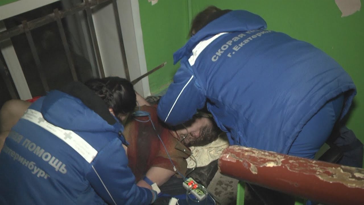 Начинающая Плюшкина едва не сгорела на дому - YouTube