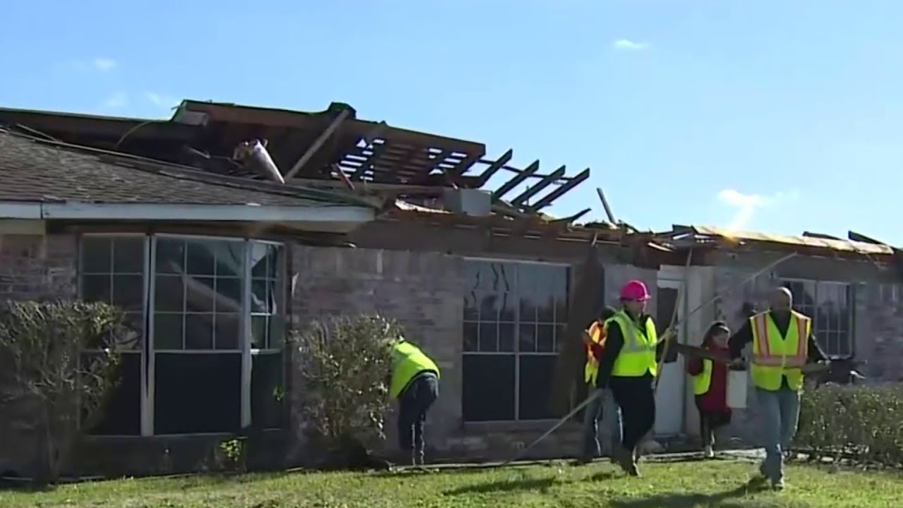 Neighbors helping clean up destruction from SE Houston EF2 tornado ...
