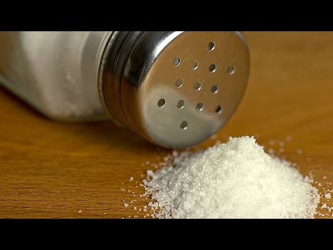 Druskos nauda pirtyje: atjaunina ir išvalo odą