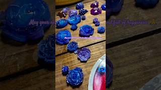 Fallin’ and flowers. 💙☂️🥰#resinflowers #diyresin #epoxyresin #flowerartwork #artshort