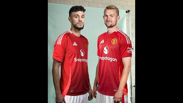 Matthijs de Ligt & Noussair Mazraoui Arrive at Manchester United | Transfer News