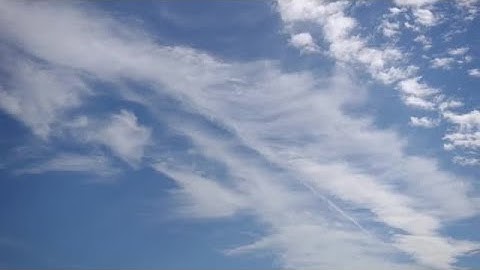 Time Lapse Of Feather-like Clouds  Stock Video