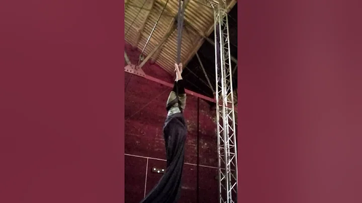 Edward Swift - Aerial Silks Act