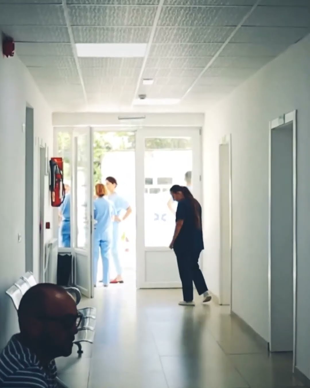 Spitali Prrenjasit/25 mln lekë investim fasadë, radiografia e viteve '60 nuk punon - Fiks Fare