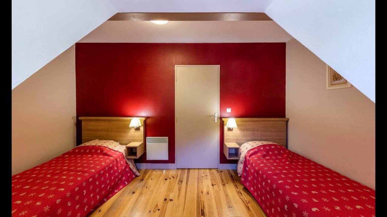 Résidence Les Trois Vallées - Hotel in Arreau, France