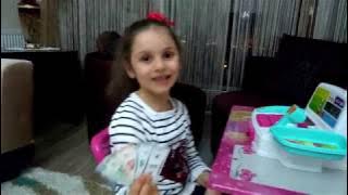 Lina opened the market and earned a lot of money. Fun child video