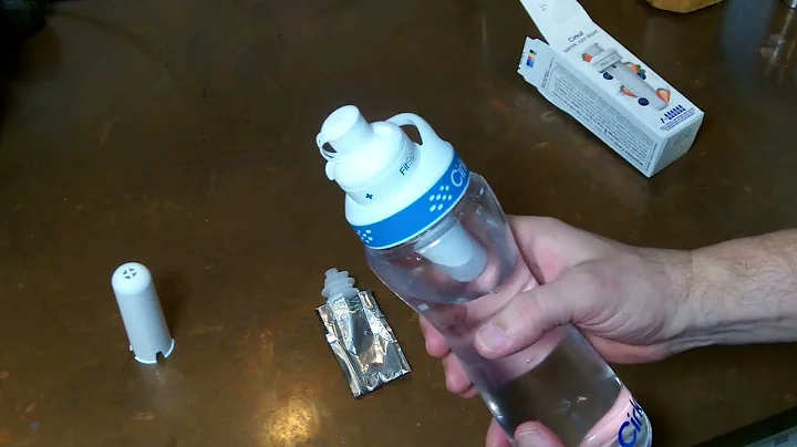 How a Cirkul water bottle Flavor Cartridge works