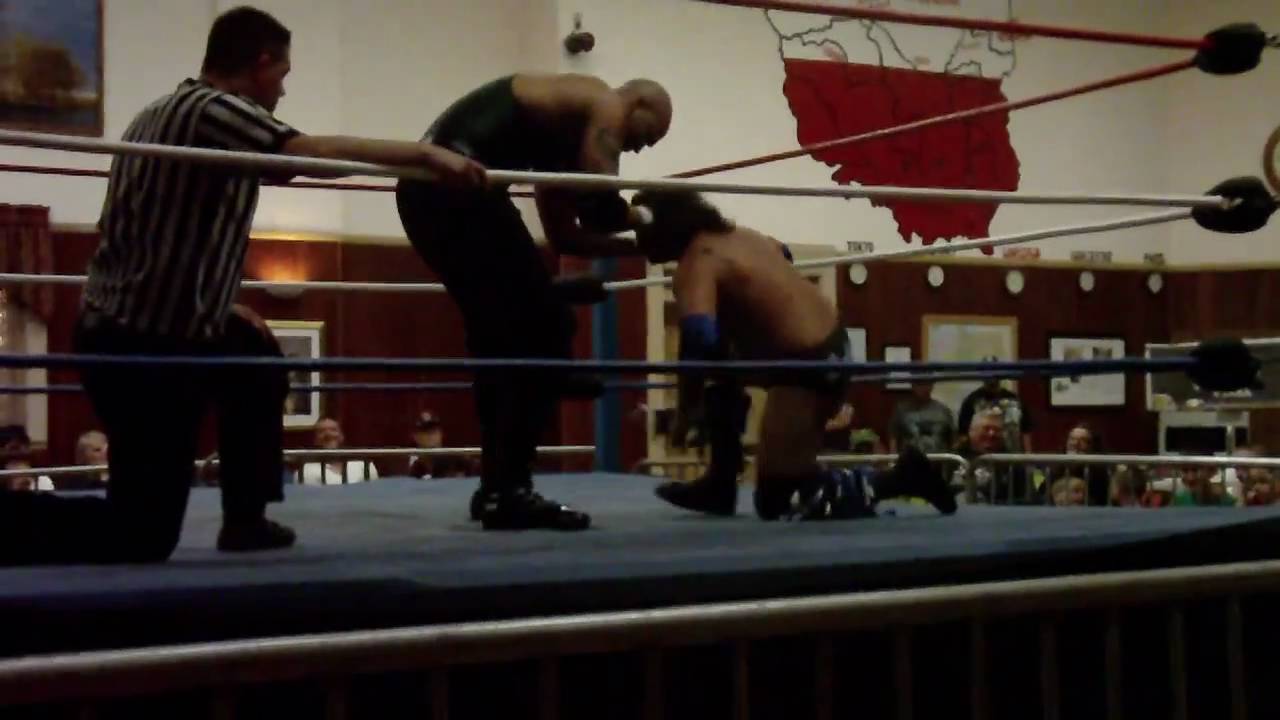 Damien Darling takes on the 7 Foot BIG BUSINESS