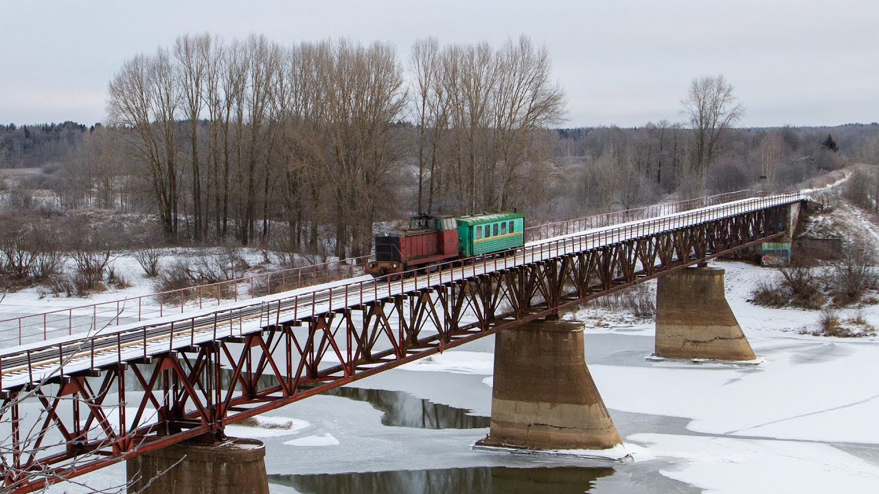 Вагон с печным отоплением и узкоколейный железнодорожный мост. Узкоколейка в Кирово-Чепецке.