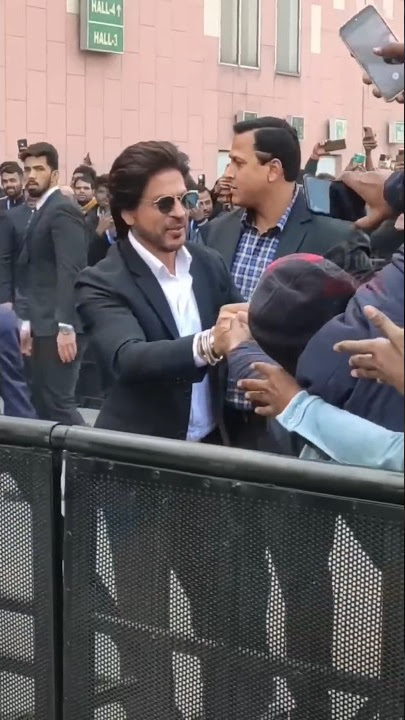 दुबई में Shahrukh Khan और Cristiano Ronaldo का रुतबा! #shorts #rolando